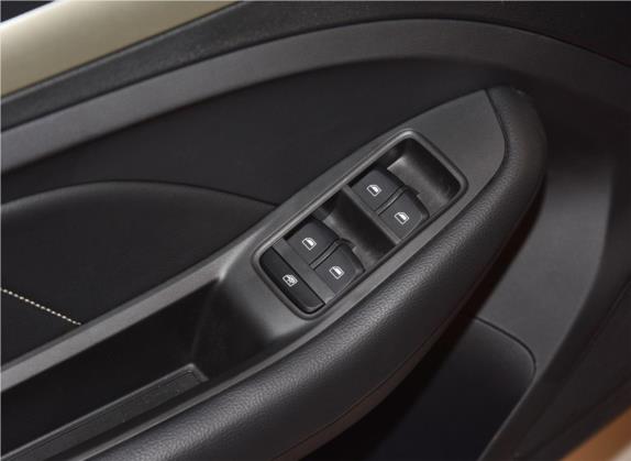 名爵ZS 2018款 1.5L 自动豪华版 国V 车厢座椅   门窗控制