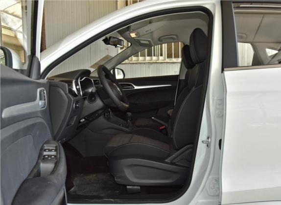 名爵ZS 2019款 1.5L 手动全球舒适版 国VI 车厢座椅   前排空间