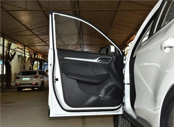 名爵ZS 2019款 1.5L 手动全球舒适版 国VI 车厢座椅   前门板