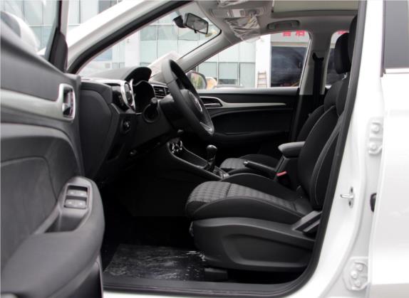 名爵ZS 2019款 1.5L 手动65寸巨幕天窗全球版 国VI 车厢座椅   前排空间