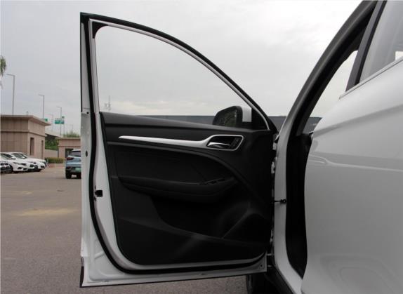 名爵ZS 2019款 1.5L 手动65寸巨幕天窗全球版 国VI 车厢座椅   前门板