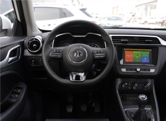 名爵ZS 2019款 1.5L 手动全球豪华版 国VI 中控类   驾驶位