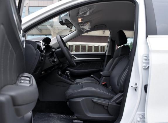 名爵ZS 2019款 1.5L 自动全球精英版 国VI 车厢座椅   前排空间