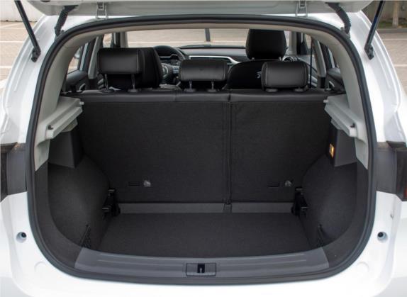 名爵ZS 2019款 1.5L 自动全球精英版 国VI 车厢座椅   后备厢