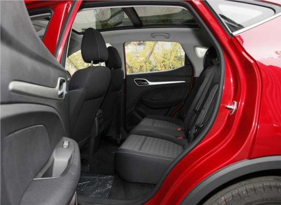 名爵ZS 2020款 全球百万畅销款 1.5L 手动65寸巨幕天窗版 车厢座椅   后排空间