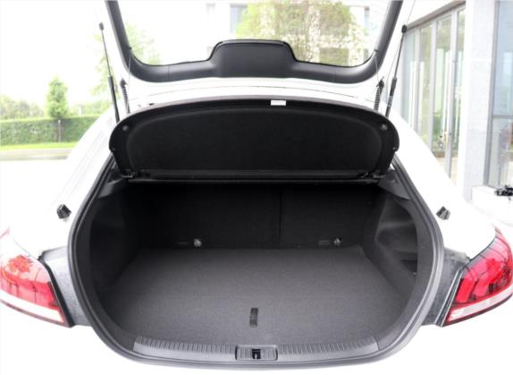 名爵6新能源 2018款 45T E-DRIVE智驱混动尊享互联网版 车厢座椅   后备厢
