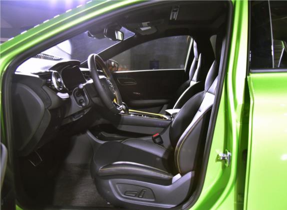 名爵6新能源 2020款 1.5T 混动Trophy智驾旗舰版 车厢座椅   前排空间