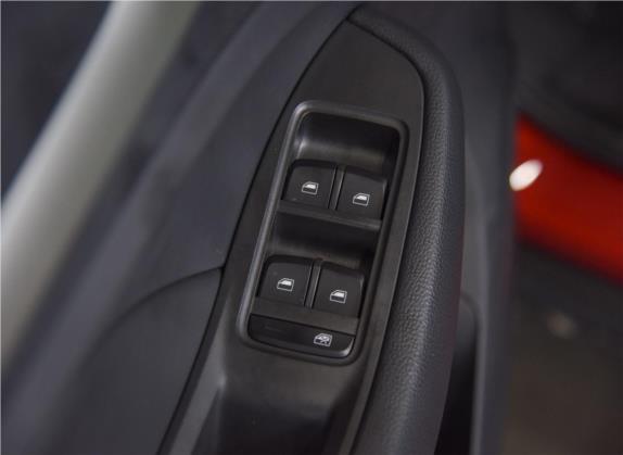 名爵EZS纯电动 2019款 E-Pro版 车厢座椅   门窗控制