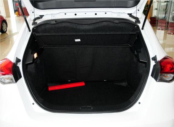 名爵5 2012款 1.5L 自动豪华版 车厢座椅   后备厢