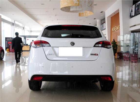 名爵5 2012款 1.5L 自动豪华版 外观   正后