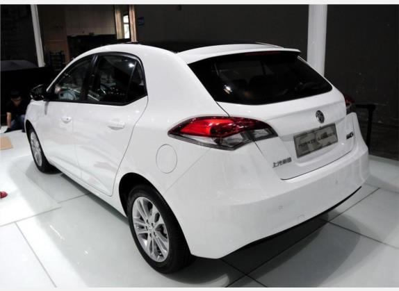 名爵5 2014款 1.5T 自动旗舰型 外观   斜后