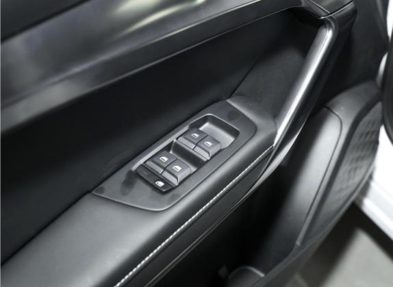 MG ONE 2022款 α-数智运动系列 1.5T 初创版 车厢座椅   门窗控制