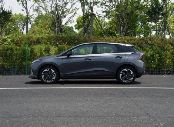 MG MULAN 2022款 520km 旗舰版 外观   正侧