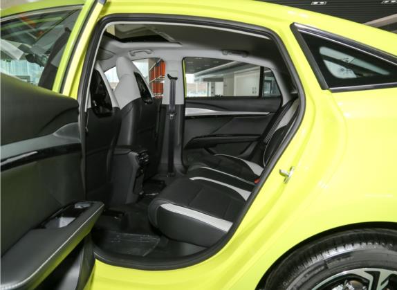 MG5天蝎座 2022款 1.5T 豪华版 车厢座椅   后排空间