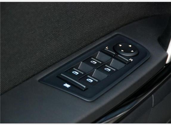 名爵6 2010款 掀背 1.8L 手动舒适版 车厢座椅   门窗控制