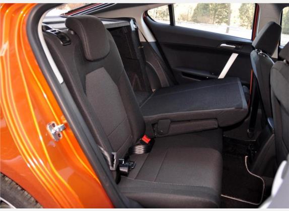 名爵6 2010款 掀背 1.8T 手动舒适版 车厢座椅   后排空间