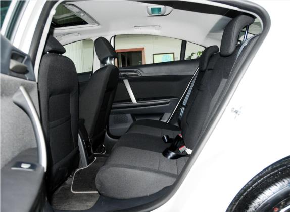 名爵6 2013款 掀背 1.8L 自动驾值版 车厢座椅   后排空间