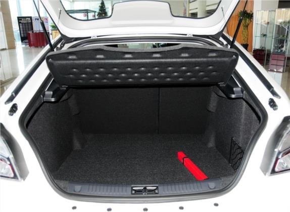 名爵6 2013款 掀背 1.8L 自动驾值版 车厢座椅   后备厢