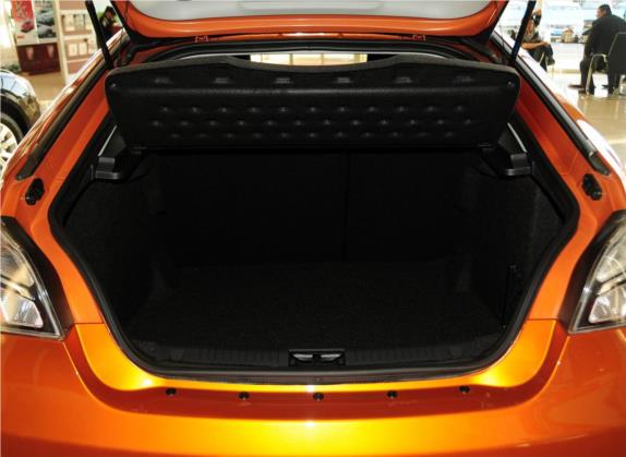 名爵6 2014款 掀背 1.8L 自动驾值版 车厢座椅   后备厢