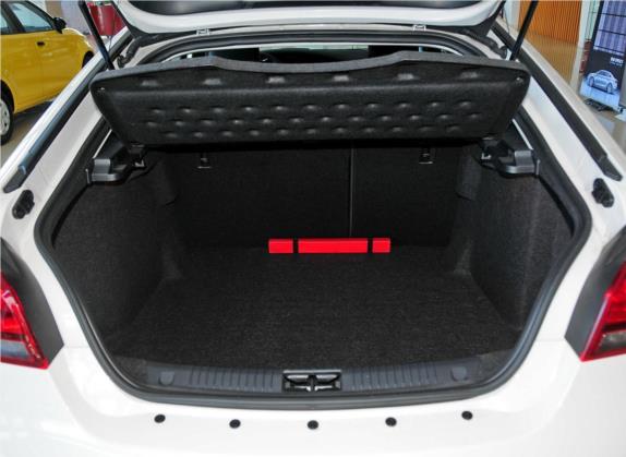 名爵6 2015款 掀背 1.8T 90周年赛道冠军版自动inkaNet精英型 车厢座椅   后备厢