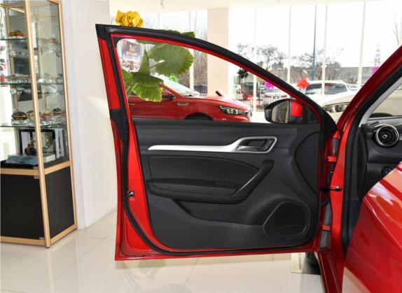 名爵6 2017款 20T 手动精英智联版 国V 车厢座椅   前门板