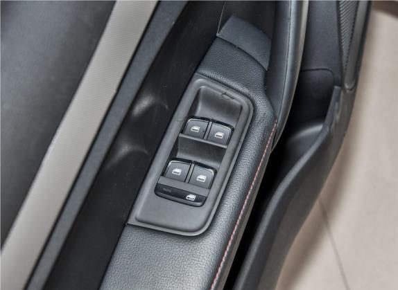 名爵6 2017款 20T 自动精英智联版 国V 车厢座椅   门窗控制