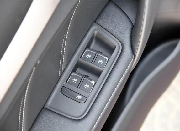 名爵6 2019款 20T 自动运动版 车厢座椅   门窗控制