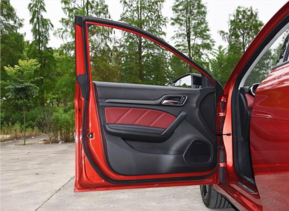 名爵6 2019款 20T 自动Trophy竞技版+BOSE音响豪华套装 车厢座椅   前门板