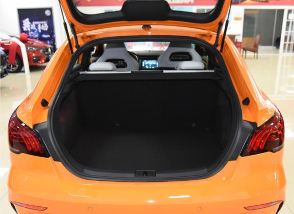 名爵6 2021款 Pro 1.5T 自动Trophy旗舰版 车厢座椅   后备厢