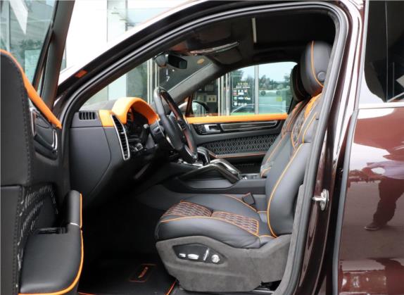 迈莎锐Cayenne 2020款 3.0T Black Carbon 车厢座椅   前排空间