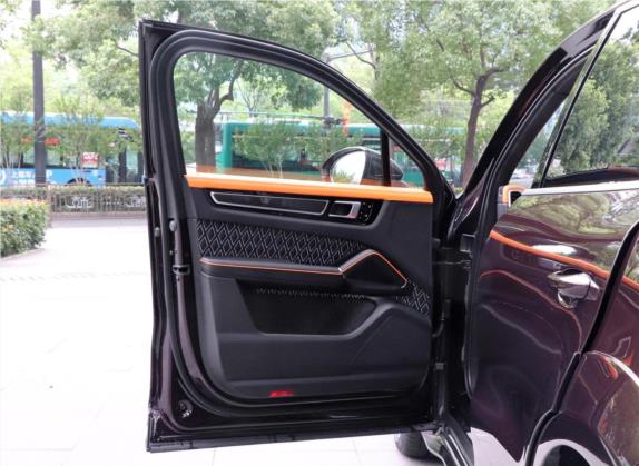 迈莎锐Cayenne 2020款 3.0T Black Carbon 车厢座椅   前门板