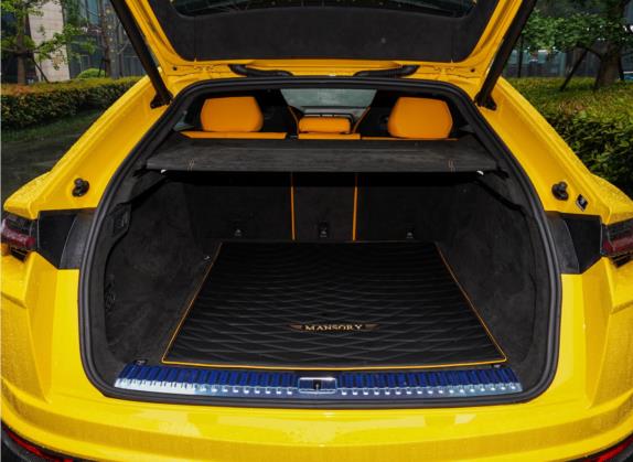 迈莎锐Urus 2021款 4.0T V8 标准版 车厢座椅   后备厢