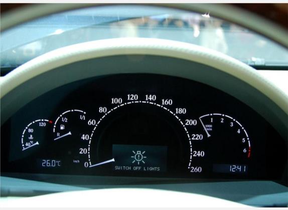 迈巴赫 2005款 5.5T 62 中控类   仪表盘