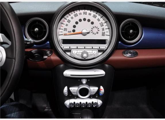 MINI 2004款 1.6 COOPER CABRIO 中控类   中控台