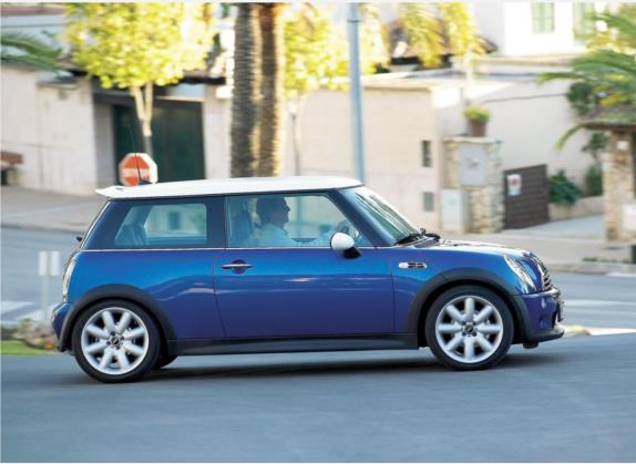 MINI 2004款 1.6 COOPER 外观   正侧