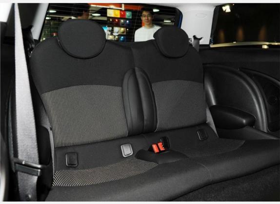 MINI 2007款 1.6T COOPER S 车厢座椅   后排空间