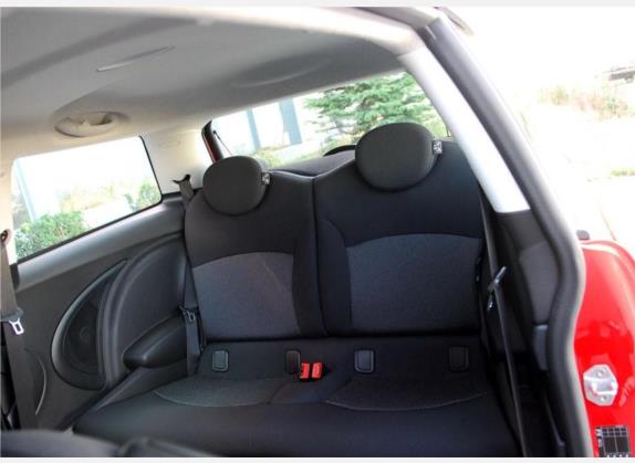 MINI 2010款 1.6L COOPER Cheer 车厢座椅   后排空间