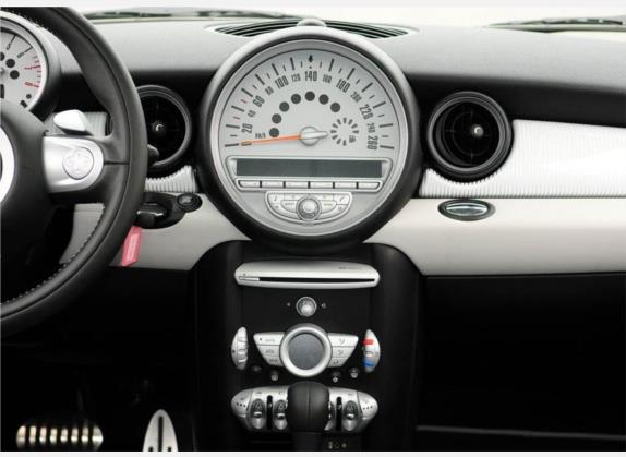 MINI 2010款 1.6T COOPER S 50 Camden 中控类   中控台