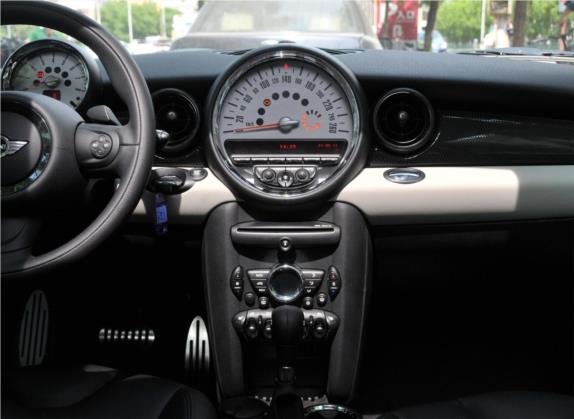 MINI 2011款 1.6T COOPER S 中控类   中控台