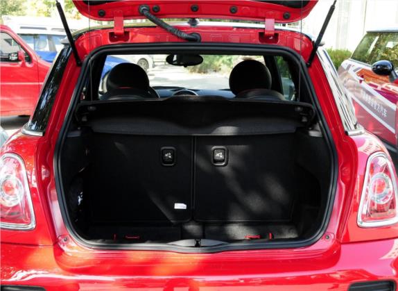 MINI 2012款 1.6T COOPER S 中国任务版 车厢座椅   后备厢