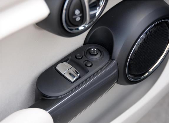 MINI 2014款 1.5T COOPER Excitement 车厢座椅   门窗控制