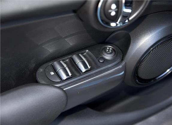 MINI 2015款 1.2T ONE 五门版 车厢座椅   门窗控制