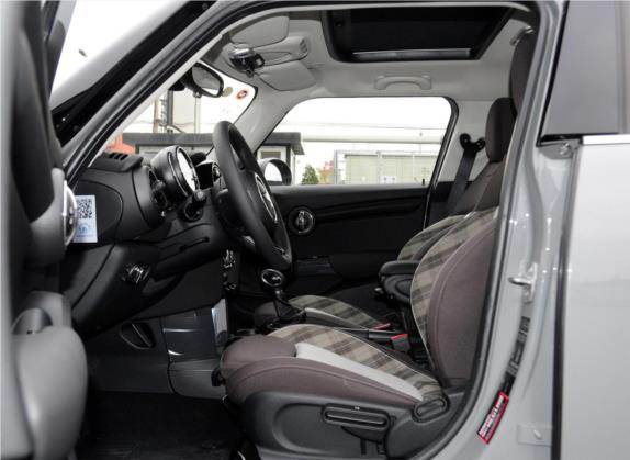 MINI 2015款 1.5T COOPER Fun 五门版 车厢座椅   前排空间