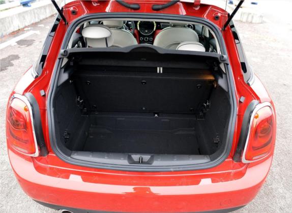 MINI 2015款 1.5T COOPER Excitement 五门版 车厢座椅   后备厢