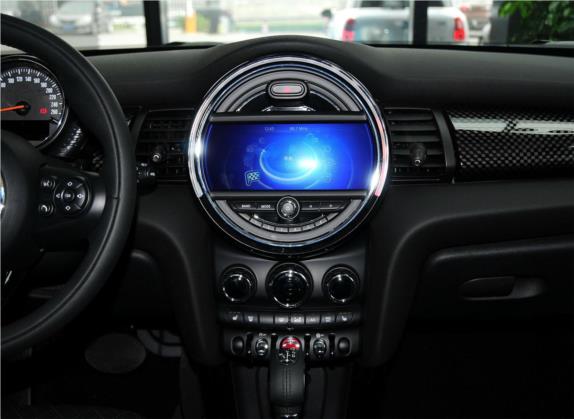 MINI 2015款 2.0T COOPER S 五门版 中控类   中控台