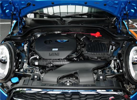 MINI 2015款 2.0T COOPER S 五门版 其他细节类   发动机舱