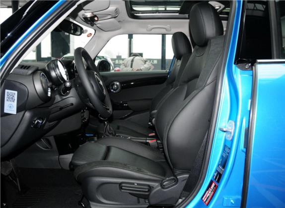 MINI 2015款 2.0T COOPER S 五门版 车厢座椅   前排空间
