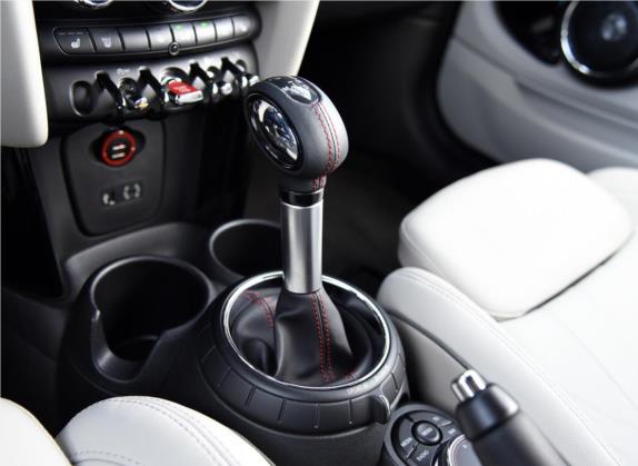 MINI 2016款 2.0T COOPER S CABRIO 加勒比蓝限量版 中控类   挡把