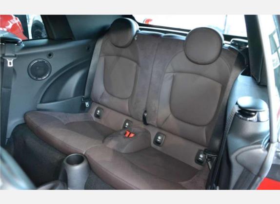 MINI 2016款 1.5T COOPER CABRIO 车厢座椅   后排空间