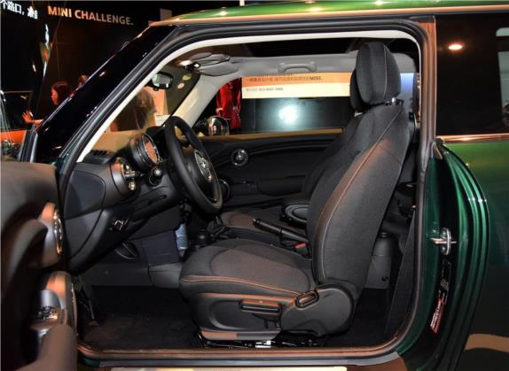 MINI 2016款 1.2T ONE 先锋派 车厢座椅   前排空间
